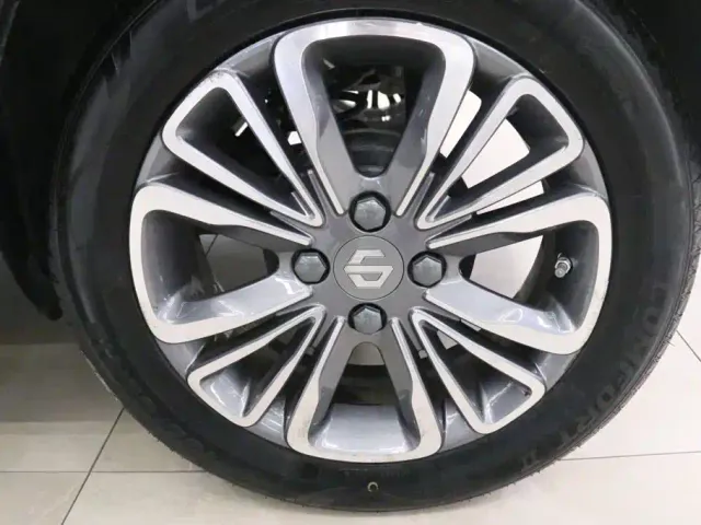 Leapmotor T03 — Фото автомобиля 16