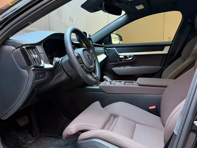 Volvo S90 — Фото автомобиля 5