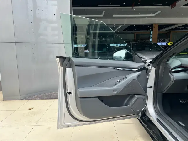 Xpeng P7 — Фото автомобиля 19