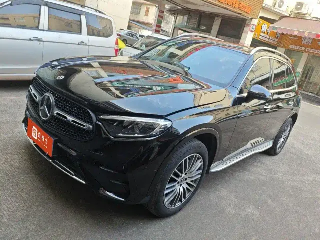 Фотография автомобиля — Mercedes-Benz GLC-Class