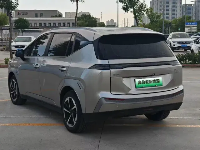 GAC Aion Y — Фото автомобиля 9