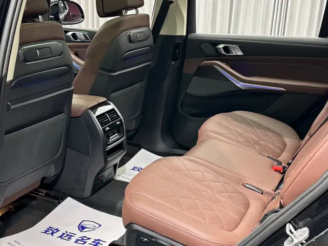BMW X7 — Фото автомобиля 19