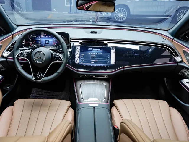 Mercedes-Benz E-Class — Фото автомобиля 10