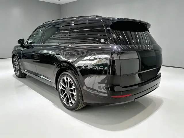 Lynk & Co 900 — Фото автомобиля 6