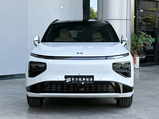 Xpeng G9 — Фото автомобиля 2