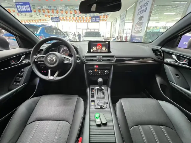 Mazda CX-4 — Фото автомобиля 8