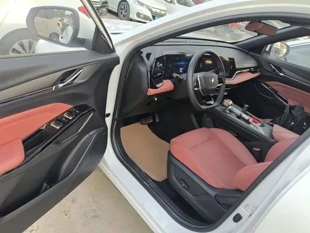 Changan X5 Plus — Фото автомобиля 15