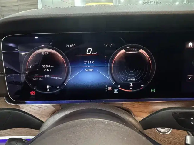 Mercedes-Benz E-Class — Фото автомобиля 12
