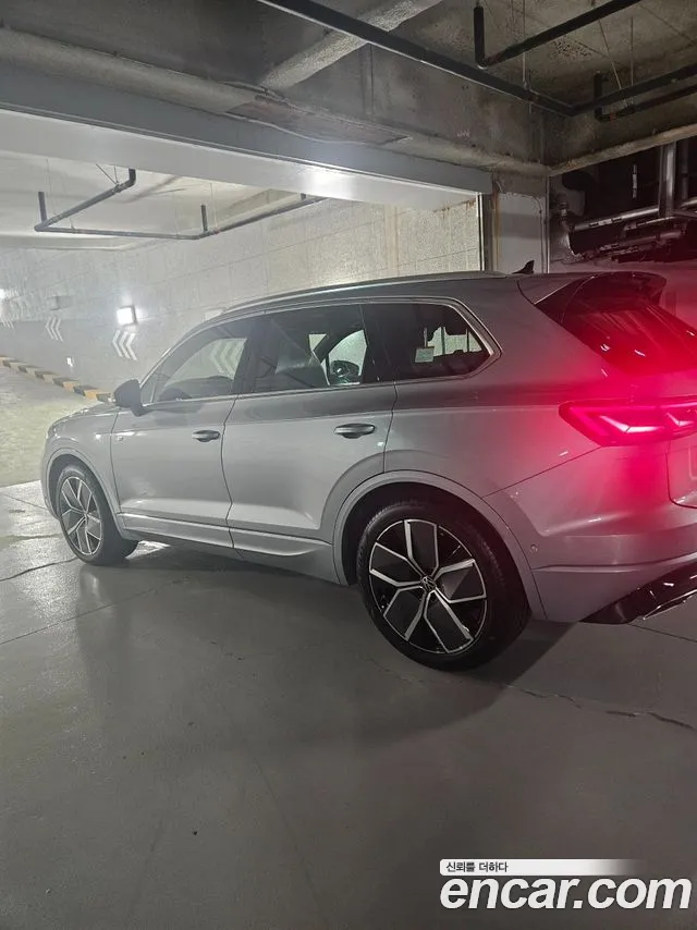 Volkswagen Touareg 3rd Gen — Фото автомобиля 6