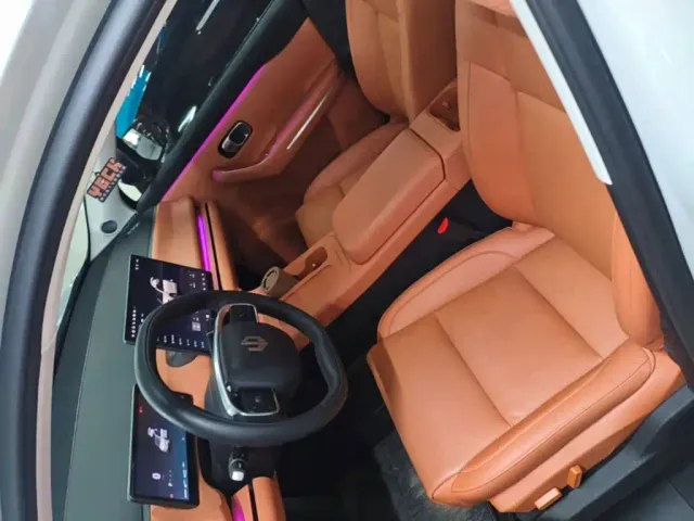 Leapmotor C10 — Фото автомобиля 14
