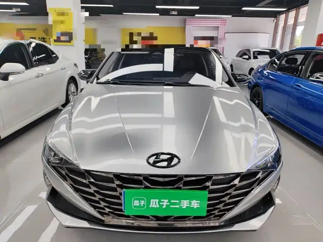 Hyundai Elantra — Фото автомобиля 2