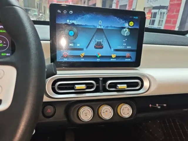 Wuling Hongguang Mini EV — Фото автомобиля 12