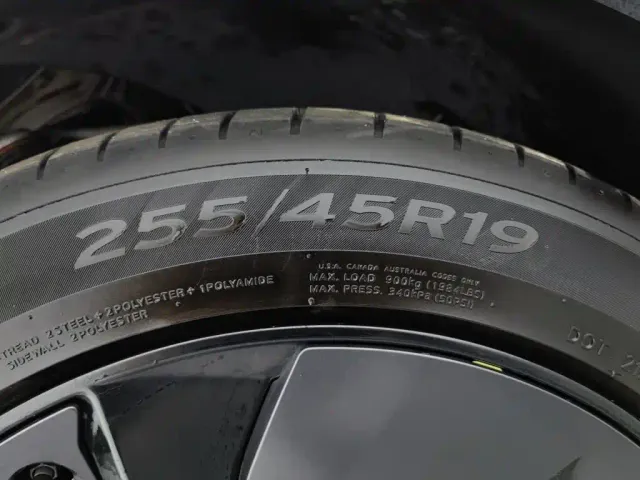 Tesla Model Y — Фото автомобиля 24