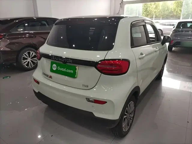 Leapmotor T03 — Фото автомобиля 6