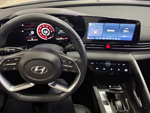 Hyundai Elantra — Фото автомобиля 7