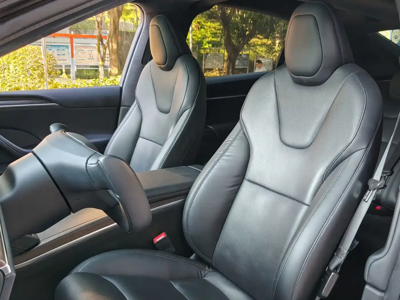Tesla Model X 2023 Dual Motor All-Wheel Drive Edition — Фото автомобиля 22