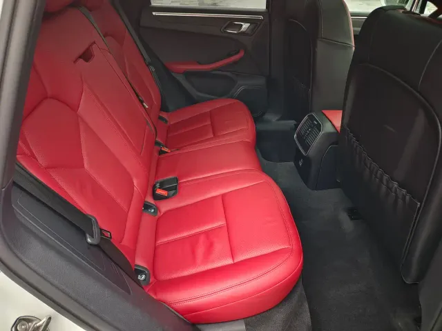 Porsche Macan — Фото автомобиля 12