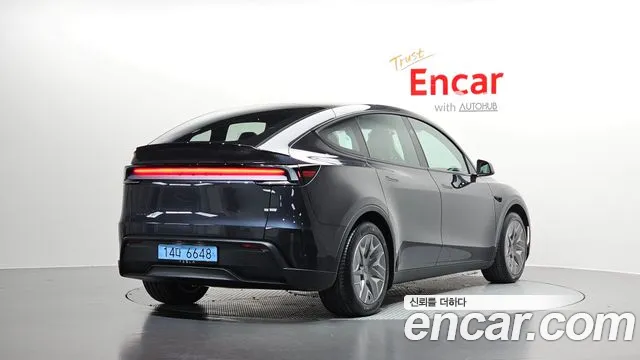 Фотография автомобиля — Tesla Model Y