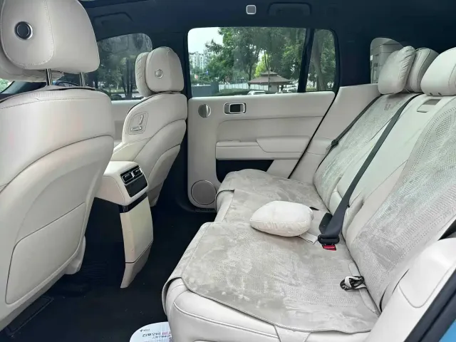 Li Auto L7 — Фото автомобиля 14
