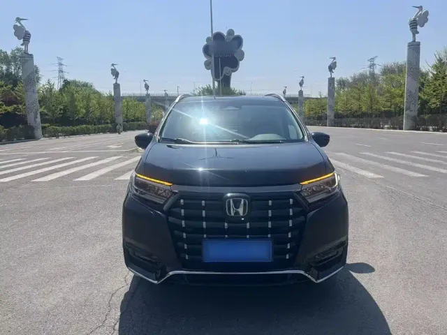 Honda Elysion — Фото автомобиля 5
