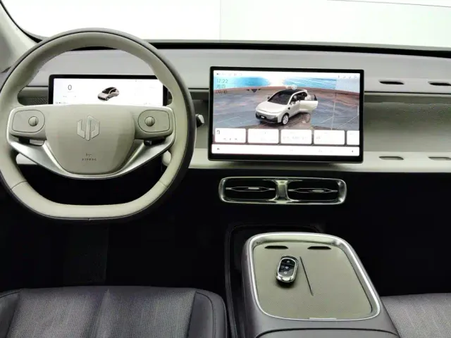 Leapmotor B10 — Фото автомобиля 12