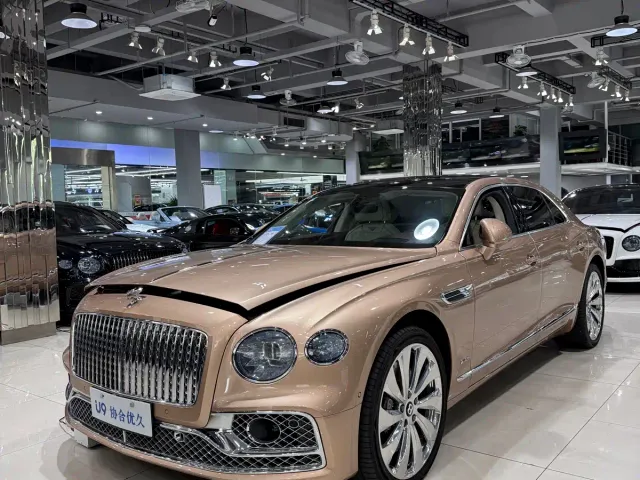 Фотография автомобиля — Bentley Flying Spur