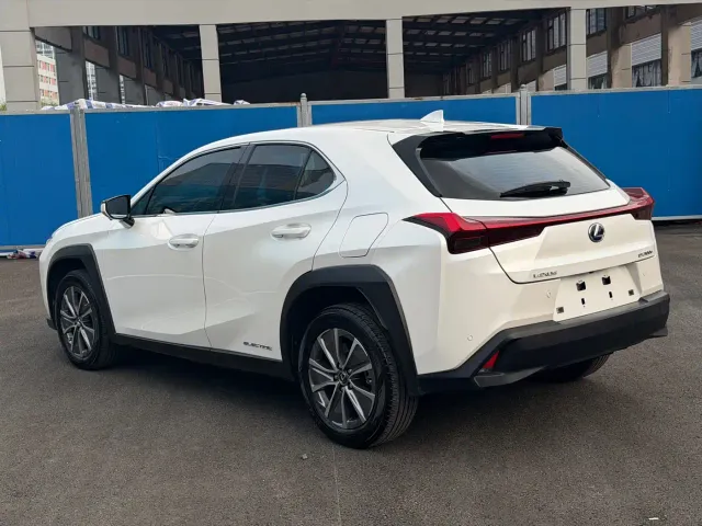 Lexus UX — Фото автомобиля 12