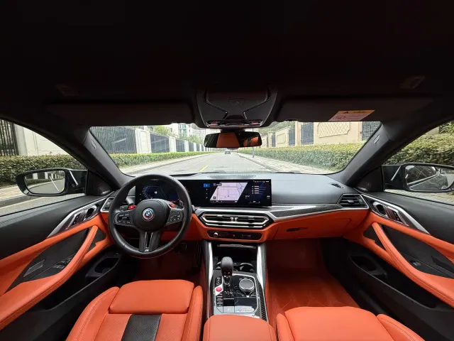 BMW M4 — Фото автомобиля 11