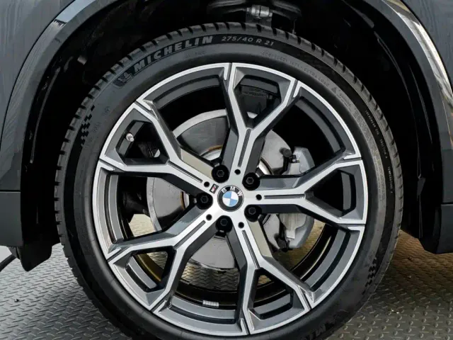 BMW BMW X5 2023 xDrive 30Li Premium M Sport Package — Фото автомобиля 10