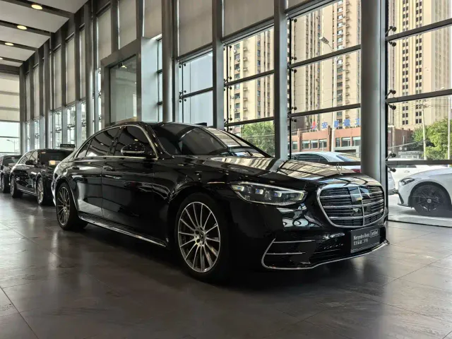 Mercedes-Benz S-Class — Фото автомобиля 3