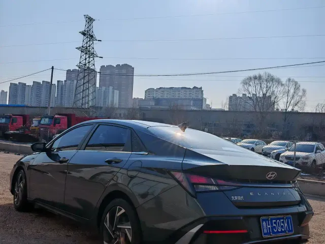 Hyundai Elantra — Фото автомобиля 10