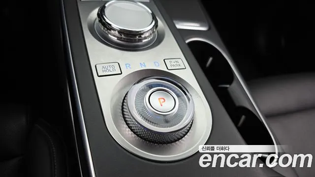 Genesis GV70 — Фото автомобиля 9