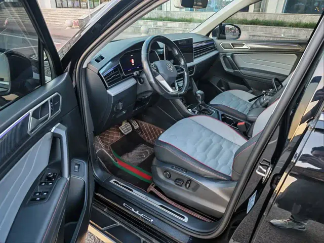 Volkswagen Tiguan L — Фото автомобиля 9