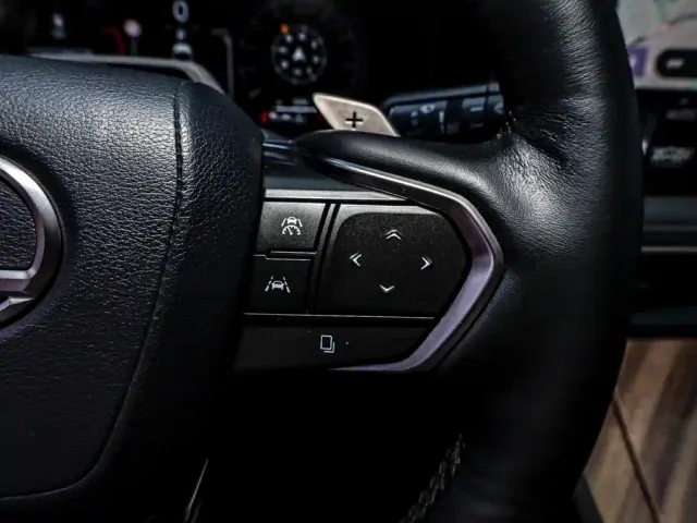 Lexus LM — Фото автомобиля 15