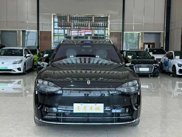 Aito M9 — Фото автомобиля 2