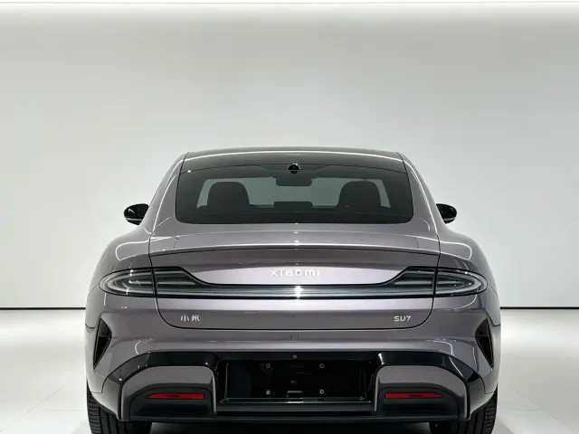Xiaomi SU7 — Фото автомобиля 23