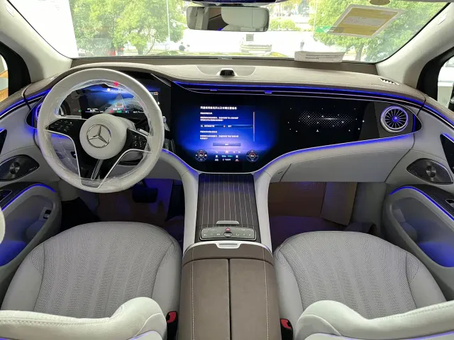 Mercedes-Benz EQS SUV — Фото автомобиля 16