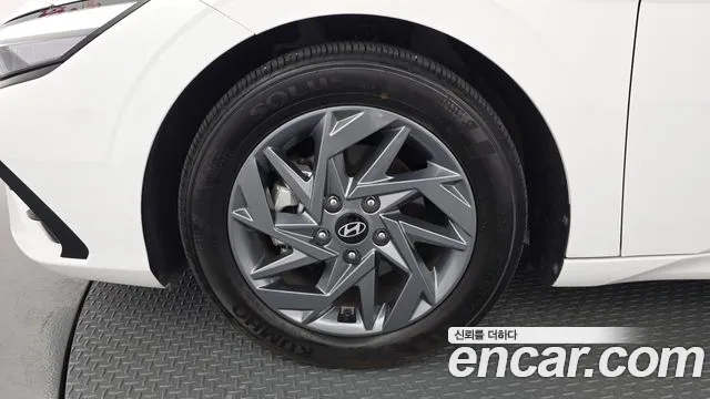 Hyundai Avante CN7 — Фото автомобиля 5