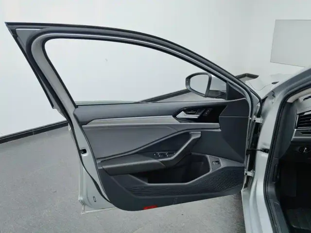 Volkswagen Sagitar — Фото автомобиля 7