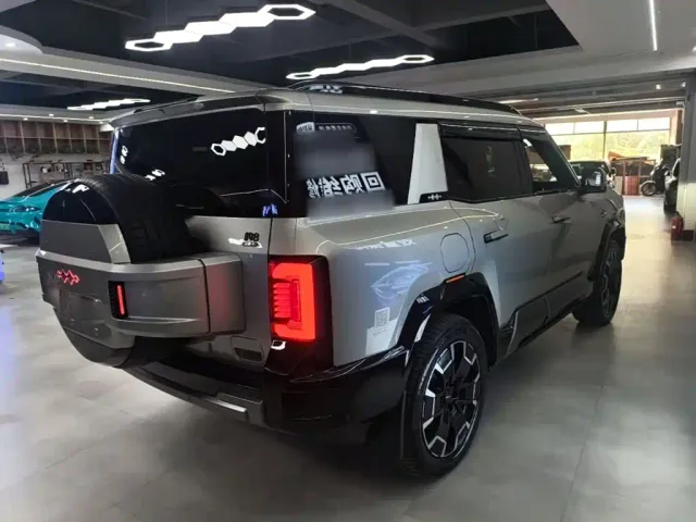 BYD FangChengBao Leopard 8 — Фото автомобиля 6