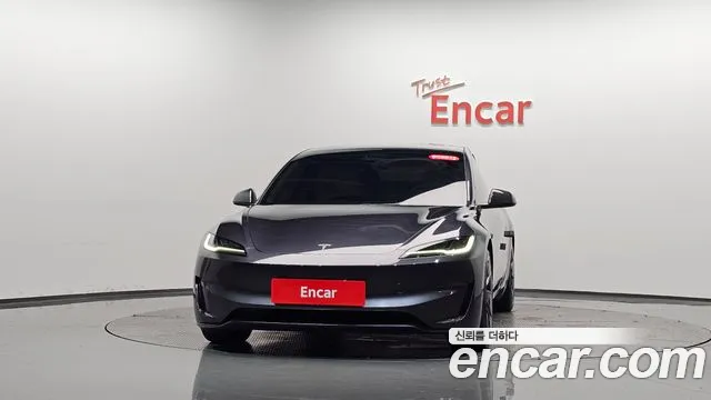 Tesla Model 3 — Фото автомобиля 2