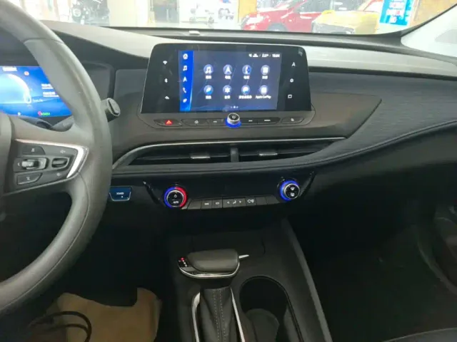Buick Velite 6 — Фото автомобиля 12