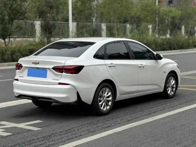 Chevrolet Monza — Фото автомобиля 9