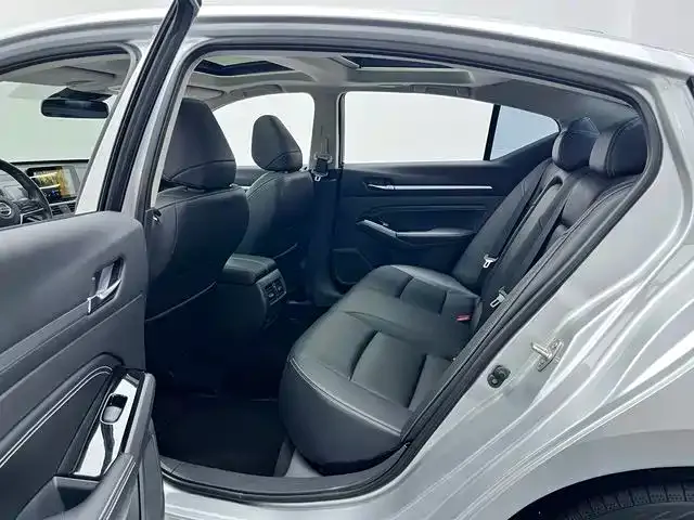 Nissan Teana — Фото автомобиля 13