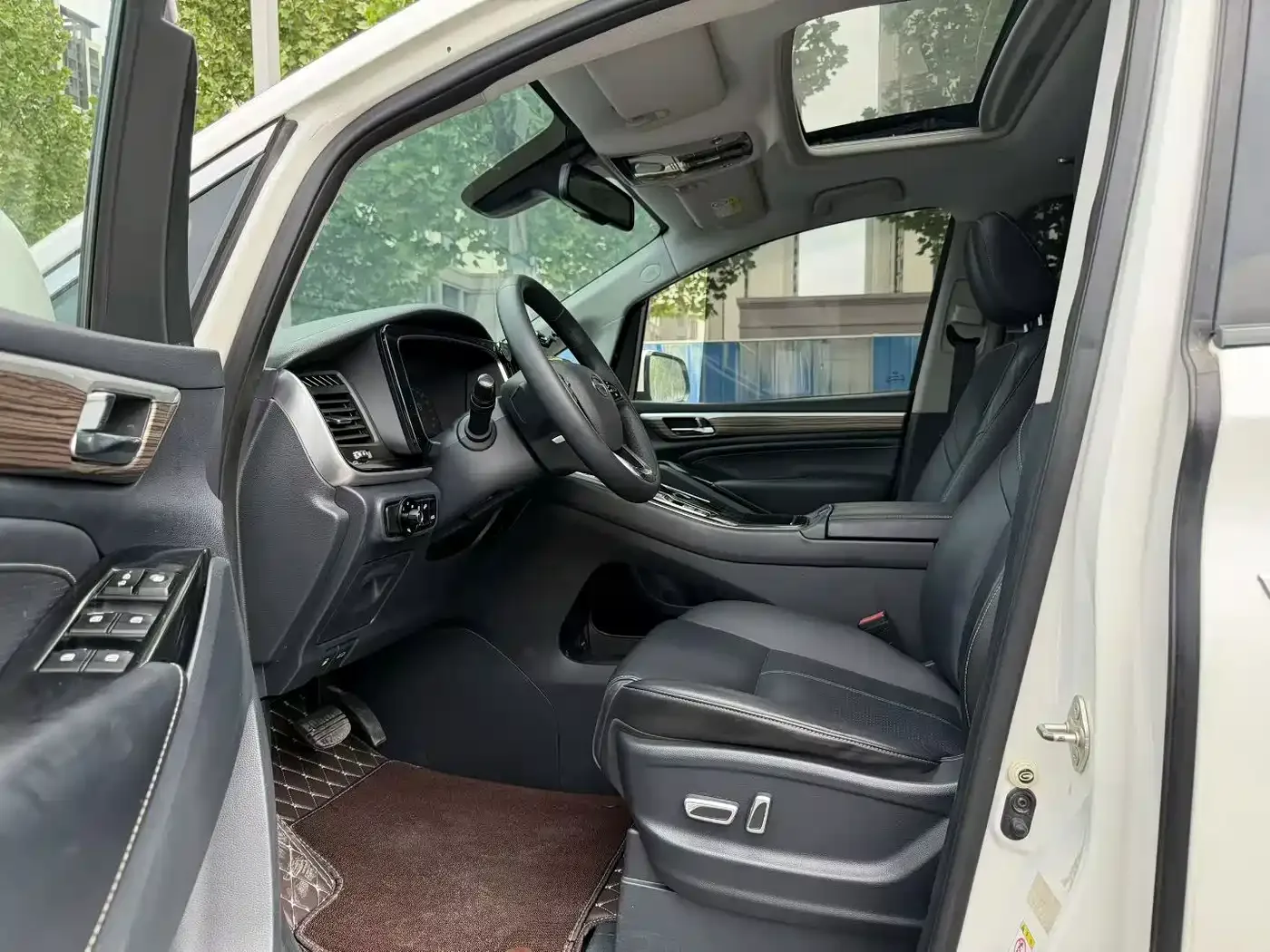 GAC Trumpchi Trumpchi M8 2021 Master Series 390T Ultimate Edition — Фото автомобиля 5