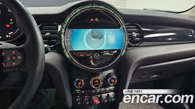 Mini Cooper Cooper Classic Plus Launch Pack — Фото автомобиля 14