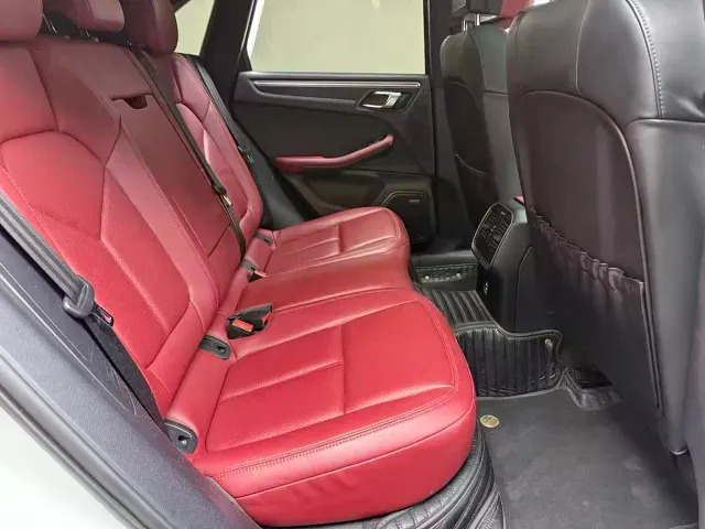 Porsche Macan — Фото автомобиля 10