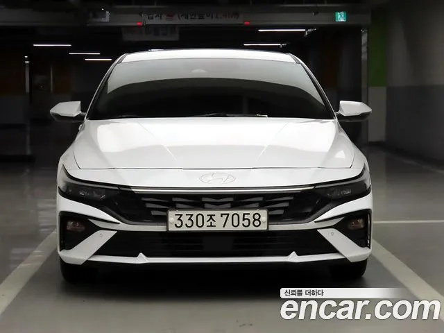 Hyundai Avante CN7 — Фото автомобиля 2