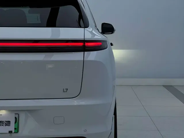 Li Auto L7 — Фото автомобиля 3