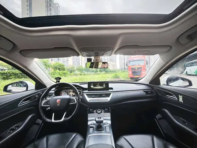 Hongqi H5 — Фото автомобиля 9
